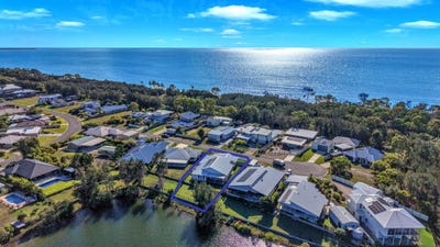 /international/au/7-eds-place-burrum-heads-qld-151209296/