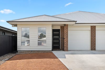 /international/au/1-27-matchless-avenue-goulburn-nsw-152469520/