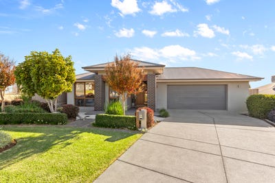 /international/au/24-pooginook-place-bourkelands-nsw-151085024/