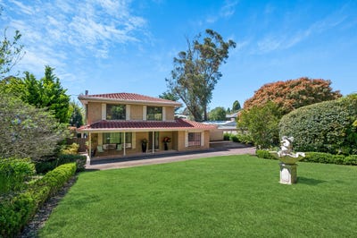 /international/au/8-hunt-road-hahndorf-sa-152603652/