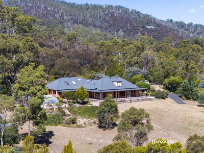 /international/au/1-billanbri-court-blackmans-bay-tas-150813848/