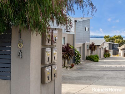 /international/au/3-184-roslyn-avenue-blackmans-bay-tas-151062512/