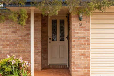 /international/au/25-westfield-drive-westbrook-qld-152579776/