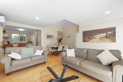 /international/au/5-6-park-street-cowes-vic-150780236/