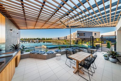 /international/au/36-halyard-crescent-hope-island-qld-148077964/