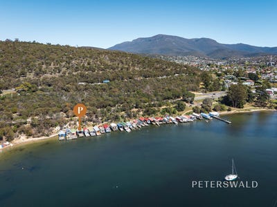 /international/au/3-boatshed-cornelian-bay-new-town-tas-152686268/
