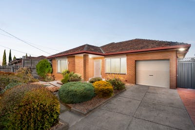 /international/au/1-della-place-sunshine-west-vic-151450456/