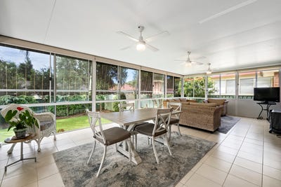 /international/au/12-rees-way-lambton-nsw-150548884/