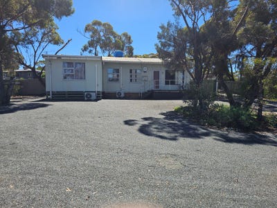 /international/au/22-nickeltown-crescent-kambalda-east-wa-150647704/