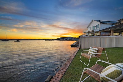 /international/au/16-ross-street-belmont-nsw-148308152/?lang=en