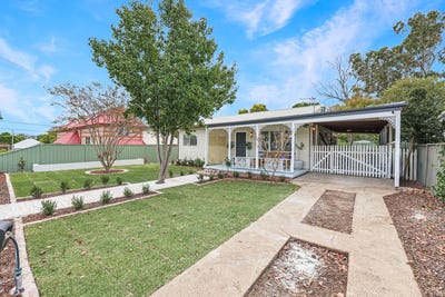 /international/au/22-birrell-street-scone-nsw-151022068/