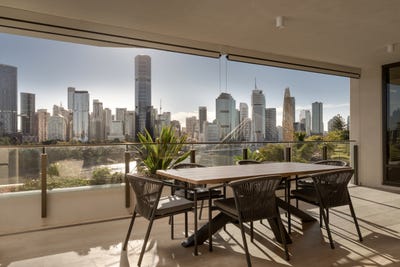 /international/au/2301-8-river-terrace-kangaroo-point-qld-151435656/