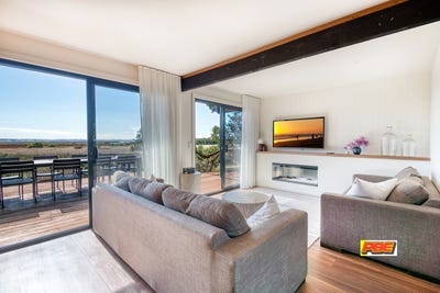 /international/au/21-andersons-view-road-venus-bay-vic-150936196/