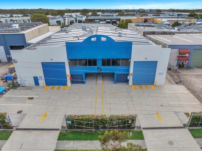 /international/au/5-machinery-avenue-warana-qld-505135152/