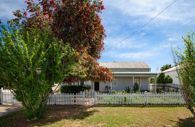 /international/au/8-clive-st-wellington-nsw-152652128/