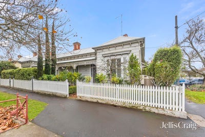 /international/au/102-webster-street-lake-wendouree-vic-151301832/