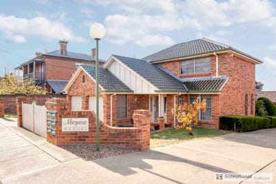 /international/au/1-149-rocket-street-bathurst-nsw-151244108/