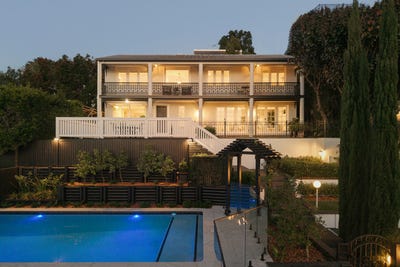 /international/au/11-lynell-street-hamilton-qld-152545596/