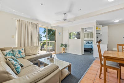 /international/au/unit-6-4-double-island-drive-rainbow-beach-qld-151369380/