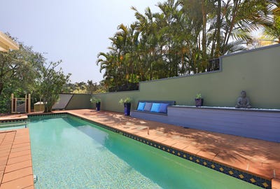 /international/au/6-harpullia-rise-burleigh-heads-qld-152639748/
