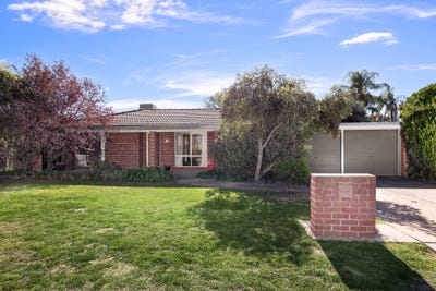 /international/au/21-bamarook-crescent-glenfield-park-nsw-151228928/
