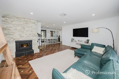 /international/au/17-bredhurst-road-marangaroo-wa-151413880/
