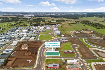 /international/au/28-herdsmen-road-lochinvar-nsw-204556272/
