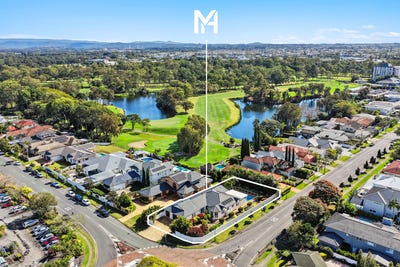 /international/au/53-santa-cruz-boulevard-clear-island-waters-qld-148601396/
