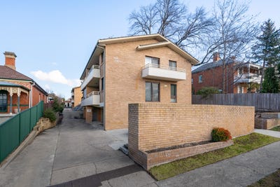 /international/au/2-214-keppel-street-bathurst-nsw-148606356/