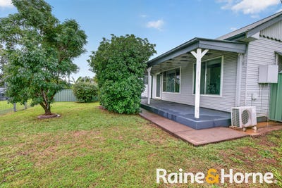 /international/au/24-young-street-dubbo-nsw-151455864/