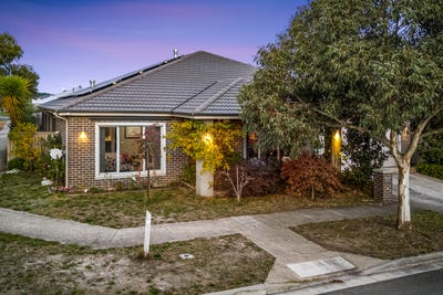 /international/au/1-calma-street-alfredton-vic-151315484/
