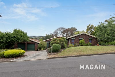 /international/au/11-light-road-coromandel-valley-sa-152620924/