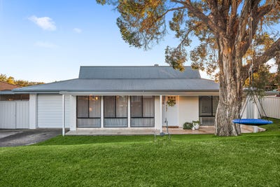 /international/au/32-lawrence-avenue-mount-warrigal-nsw-151268208/