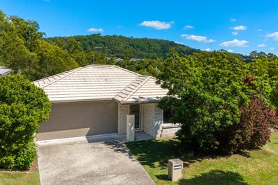 /international/au/24-dumaresq-court-pacific-pines-qld-150897844/