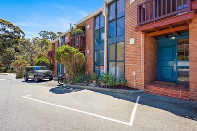 /international/au/4-28-cunningham-terrace-daglish-wa-152704044/