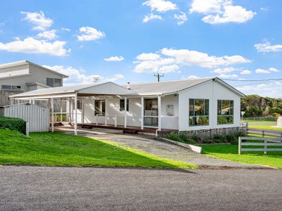 /international/au/2-crowe-street-port-fairy-vic-151418324/