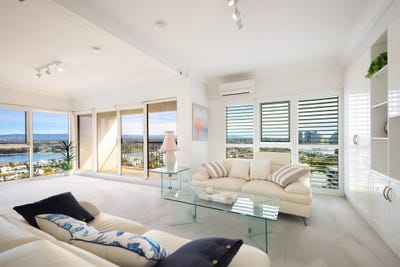 /international/au/113-8-admiralty-drive-paradise-waters-qld-148540980/