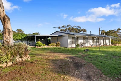 /international/au/102-blackett-road-tailem-bend-sa-151540728/