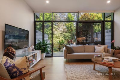 /international/au/1102-9-sedgeland-drive-noosa-heads-qld-151921476/