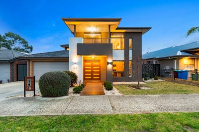 /international/au/19-palomino-avenue-clyde-north-vic-148535728/