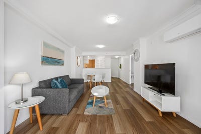 /international/au/1076-2623-2633-gold-coast-highway-broadbeach-qld-150640268/