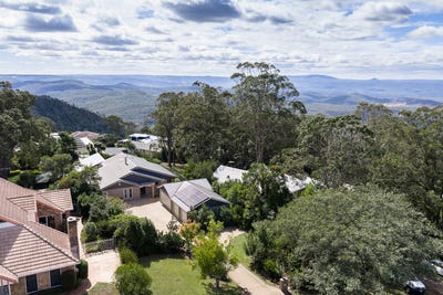 /international/au/19-harvey-street-mount-lofty-qld-151009908/