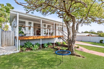 /international/au/60-muir-street-labrador-qld-152435360/