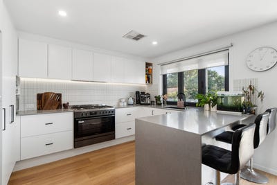 /international/au/97-rosemary-crescent-frankston-north-vic-151113360/