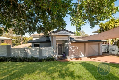 /international/au/8-wivenhoe-avenue-albany-creek-qld-148484976/?lang=en