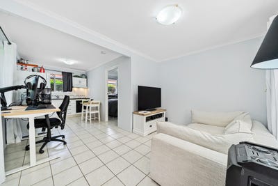/international/au/8-3691-3703-mount-lindesay-highway-park-ridge-qld-151099248/