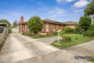 /international/au/13-felton-avenue-sunbury-vic-151629352/