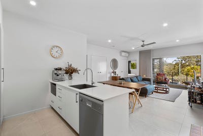 /international/au/6-66-gamelin-crescent-stafford-qld-148623084/
