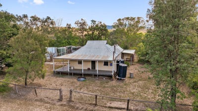 /international/au/8-waverley-street-gundy-nsw-150581820/