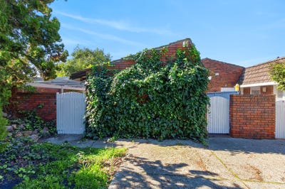 /international/au/3-30-axford-street-como-wa-151893380/
